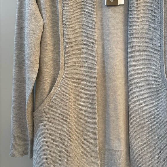 ❤️NWT Grey cardigan with pockets - Picture 3 of 3